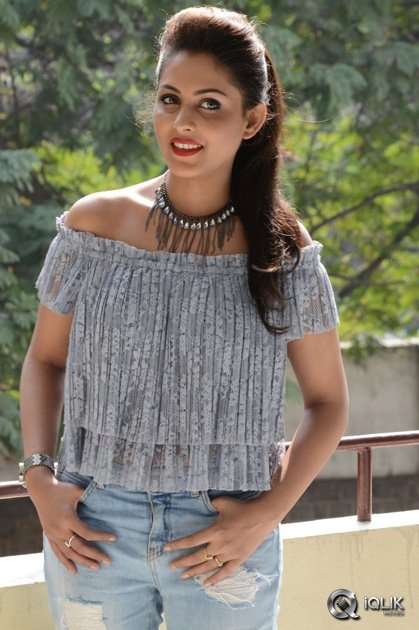 Madhu-Shalini-at-Cheekati-Raajyam-Success-Meet